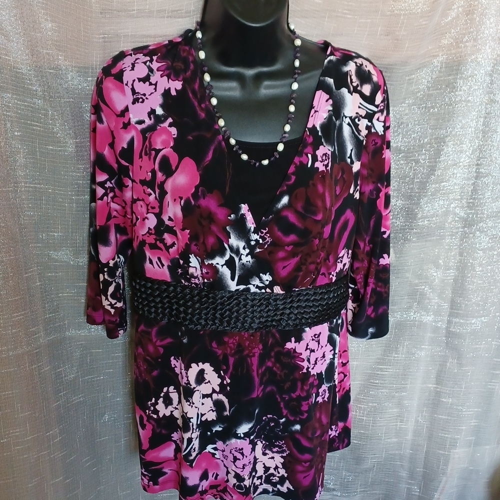 Christopher and Banks stretch floral tunic